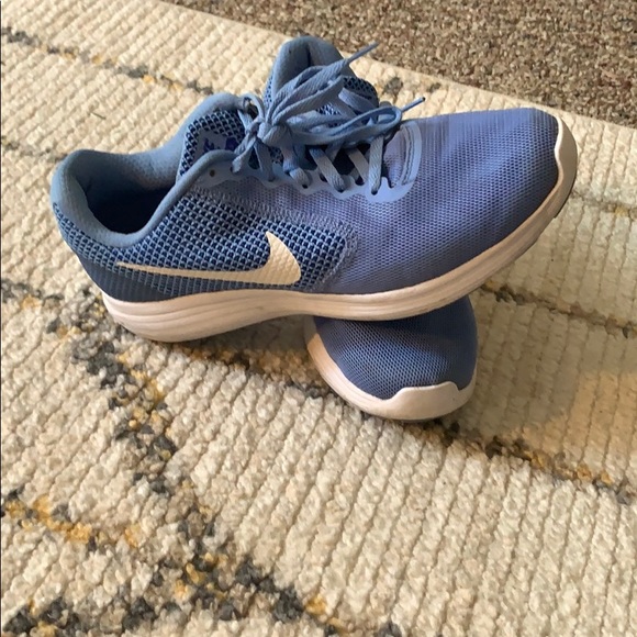 Nike Tennis - Picture 2 of 3